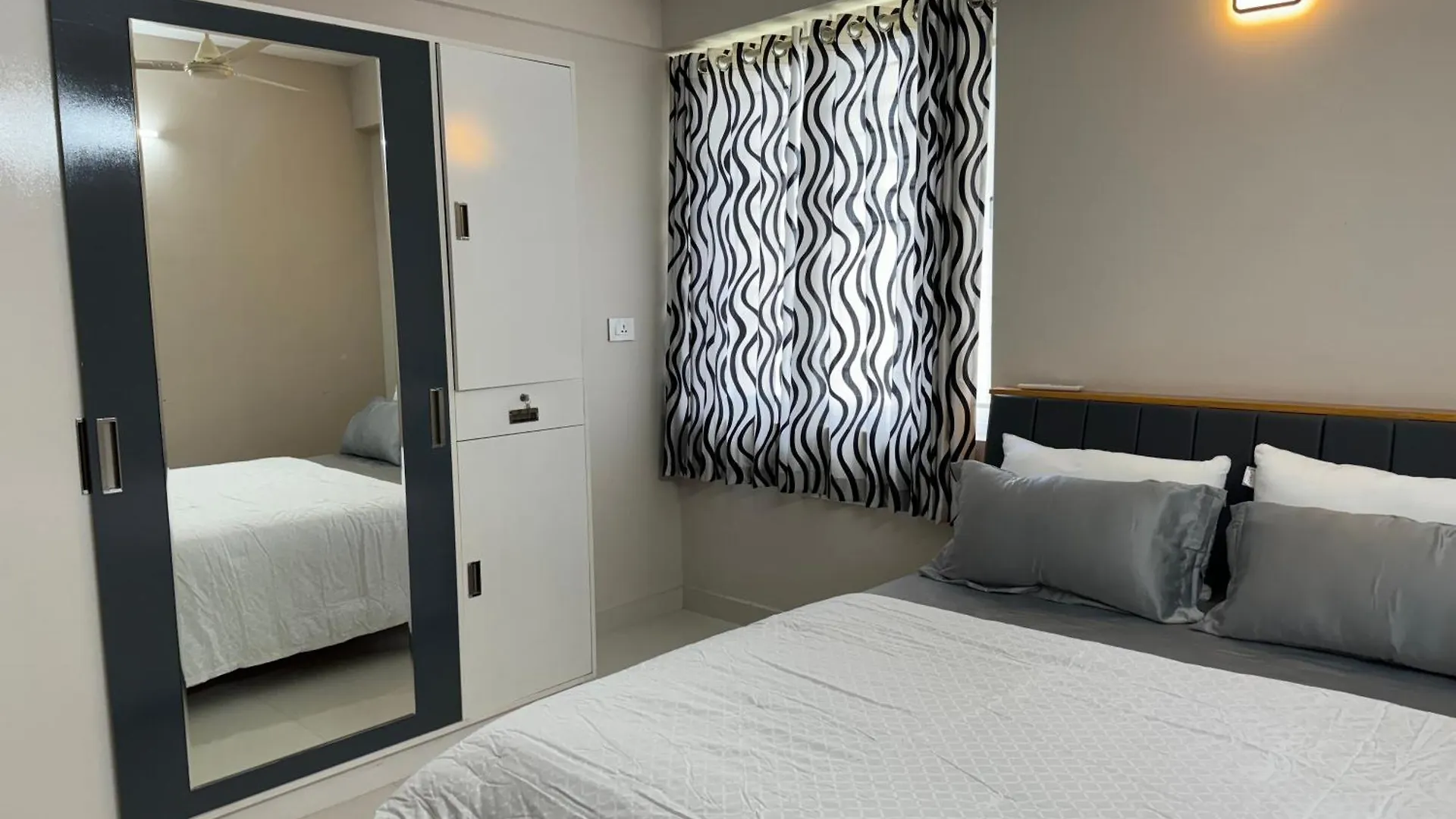 アパート Aami Dhivahi Guest House 03 トリバンドラム インド